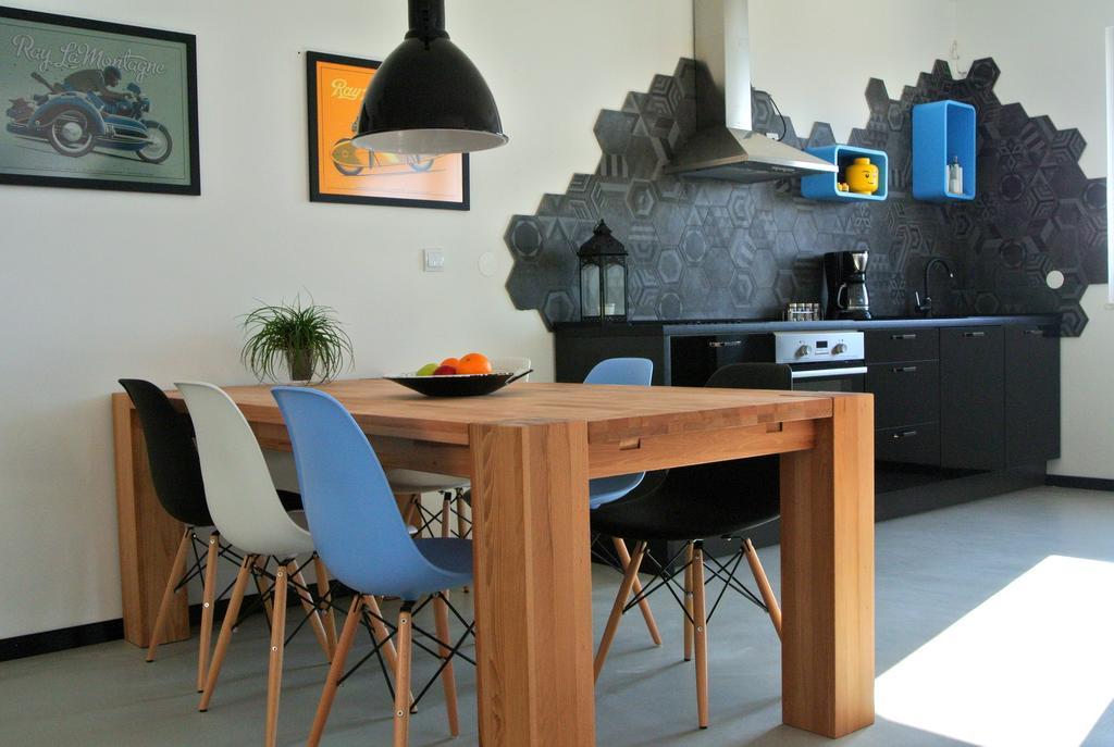 87 Stairs Apartment